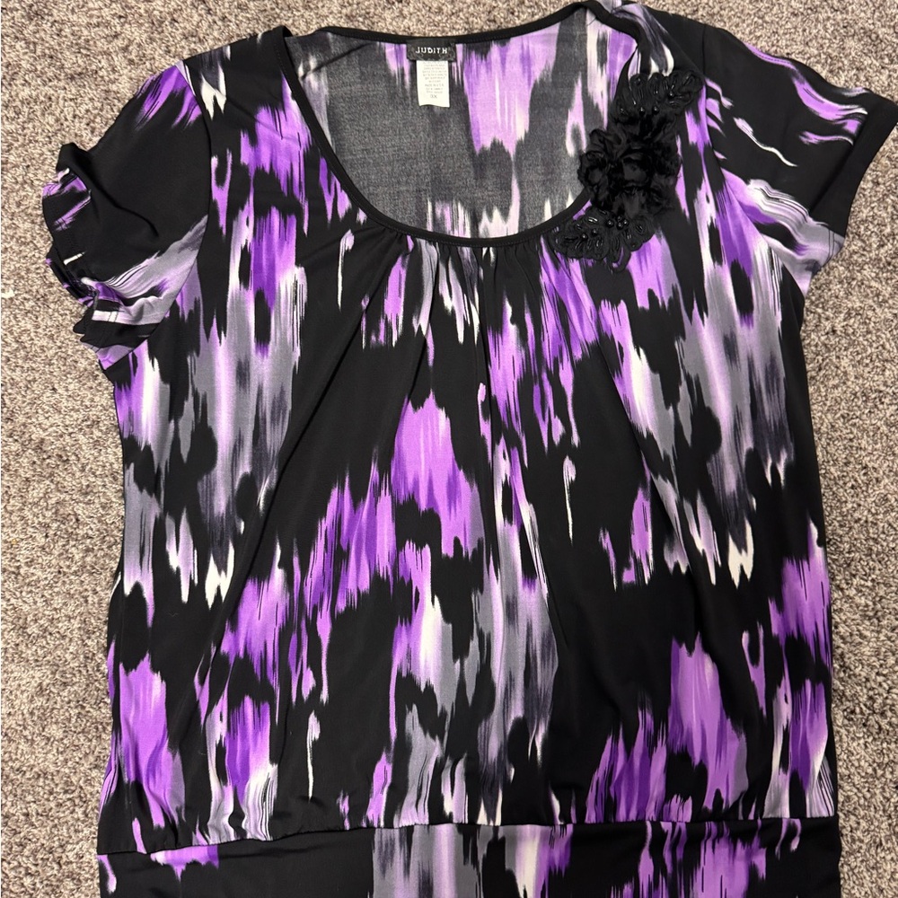 JODIFL Purple and Black Graphic Ruffled Cap Sleeve Blouse